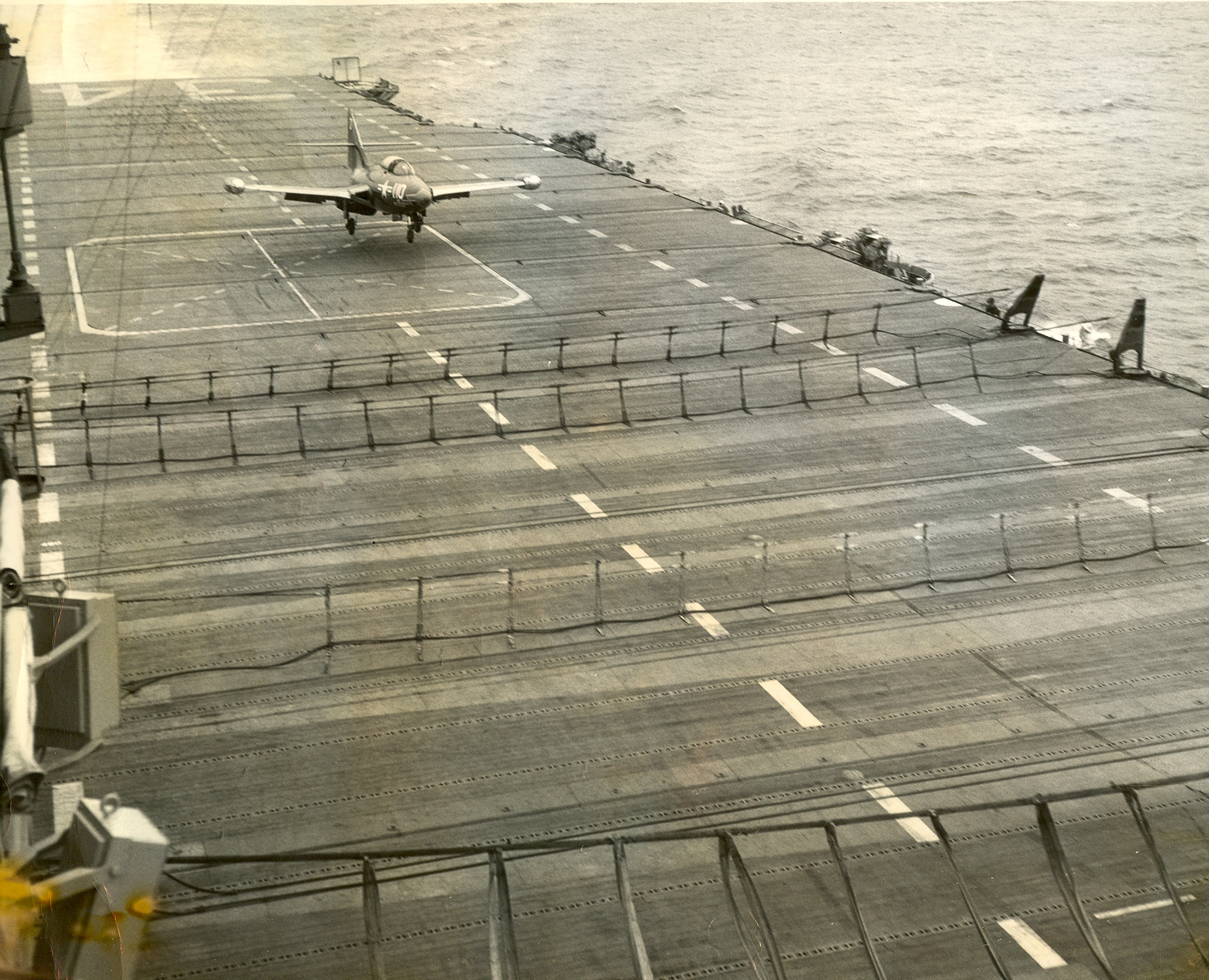 VF-781 F9F going into barrier. USS Oriskany (CV-34) Aug 13 1952